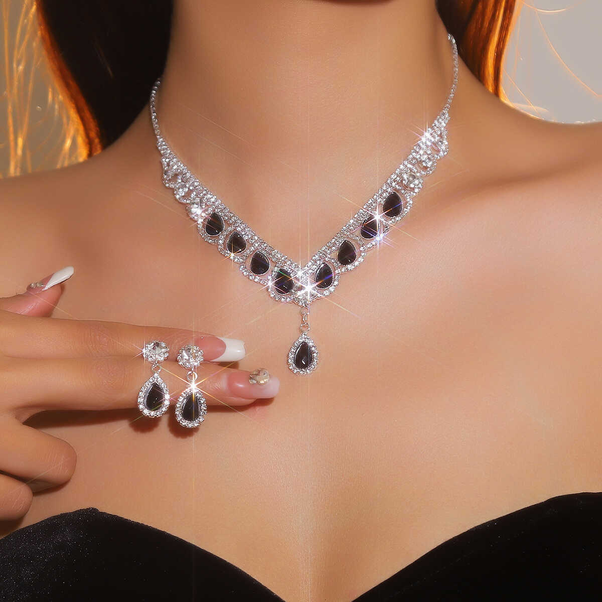 Al Ain Jewelry & Watches Exhibition 2025 - Conjunto de Colar e Brincos DINGKA