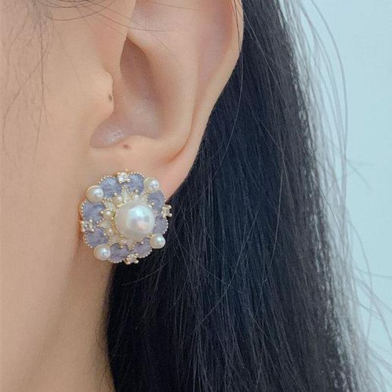 Pearl Stud Earrings - Brincos vintage com óleo roxo caindo