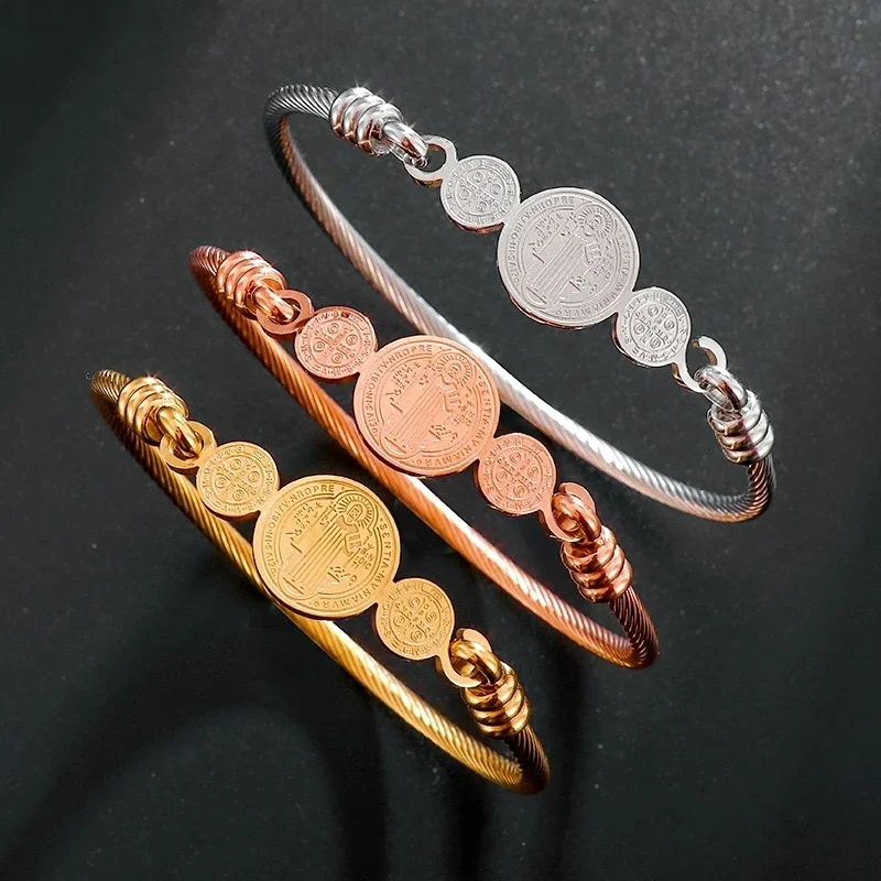 Al Ain Jewelry & Watches Exhibition 2025 - Aço inoxidável Saint Benito Bracelete Cruz